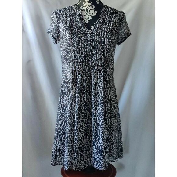 MSK Petite Animal Print Fit & Flare Dress Short Sleeve V-Neck Black/White Size 6 - Picture 1 of 11